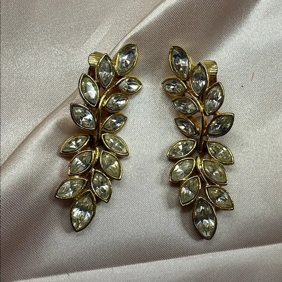 Vintage KJL Clip On Earrings - Picture 3 of 4
